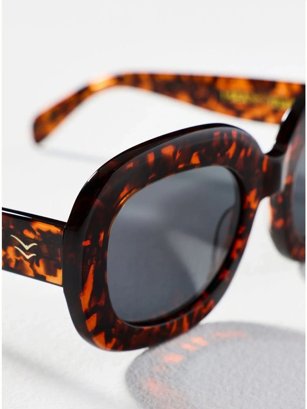 Anthropologie I-SEA Oversized Oval Retro Tort Sunglasses